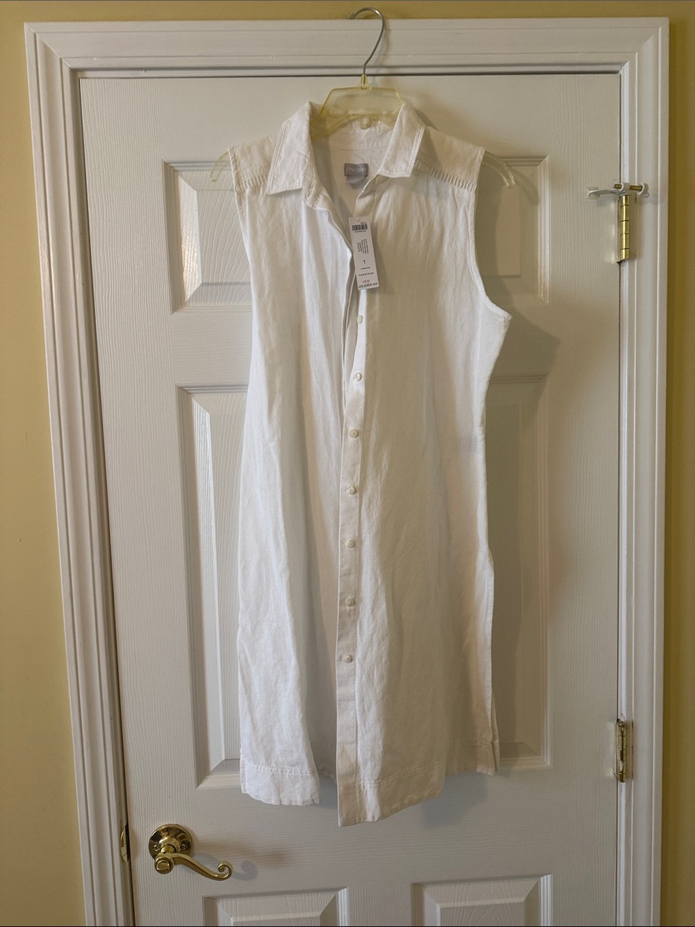Chico's White Sleeveless Button-Front Tank Top